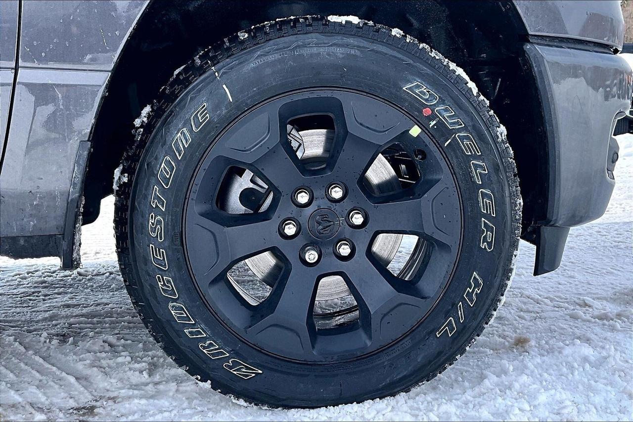 2026 RAM 1500 SPORT CREW | Pano Roof | 20" Wheels | 4x4 Photo