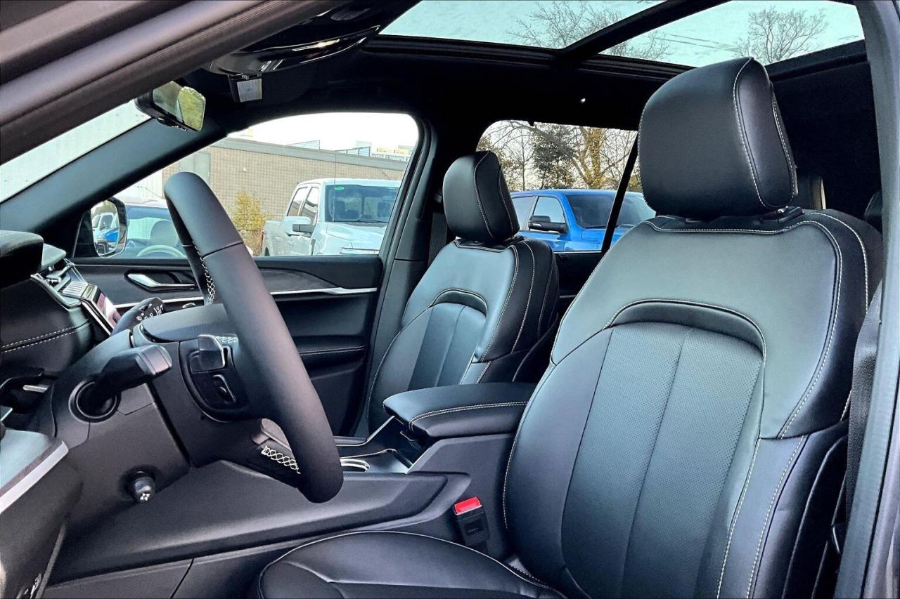 2025 Jeep Grand Cherokee LIMITED | Black App Pkg | Pano Roof | LuxTech 2 Photo