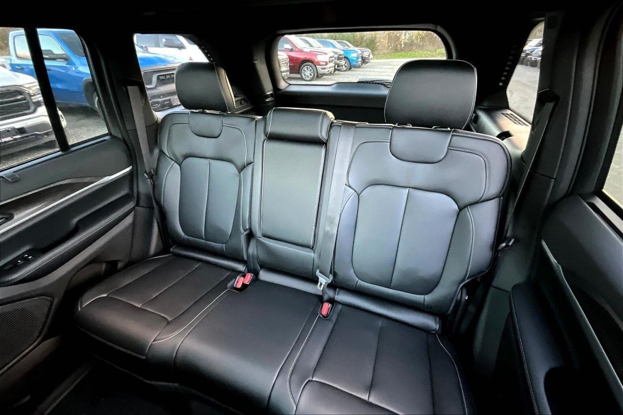 2025 Jeep Grand Cherokee LIMITED | Black App Pkg | Pano Roof | LuxTech 2 Photo
