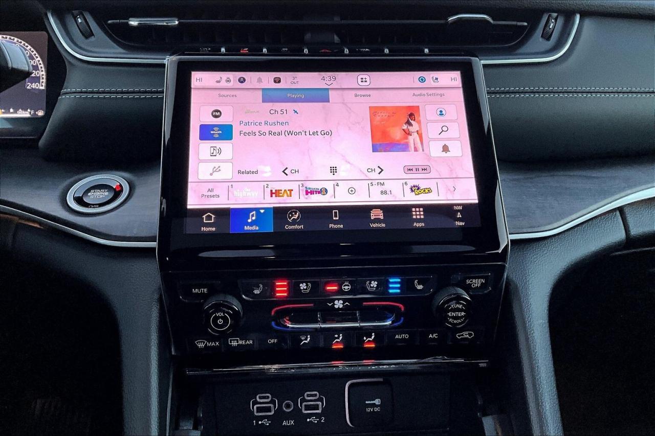 2025 Jeep Grand Cherokee LIMITED | Black App Pkg | Pano Roof | LuxTech 2 Photo