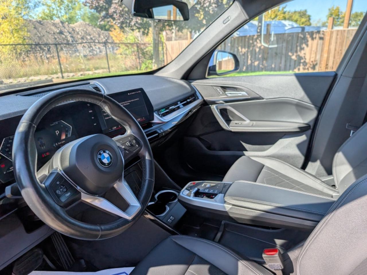 2023 BMW X1 xDrive28i  **PREMIUM ESSENTIAL PACKAGE** Photo