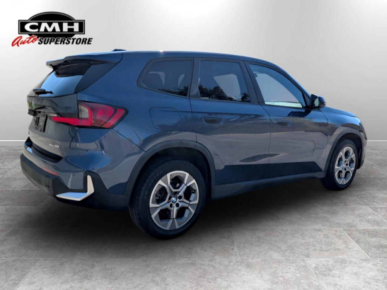 2023 BMW X1 xDrive28i  **PREMIUM ESSENTIAL PACKAGE** Photo4