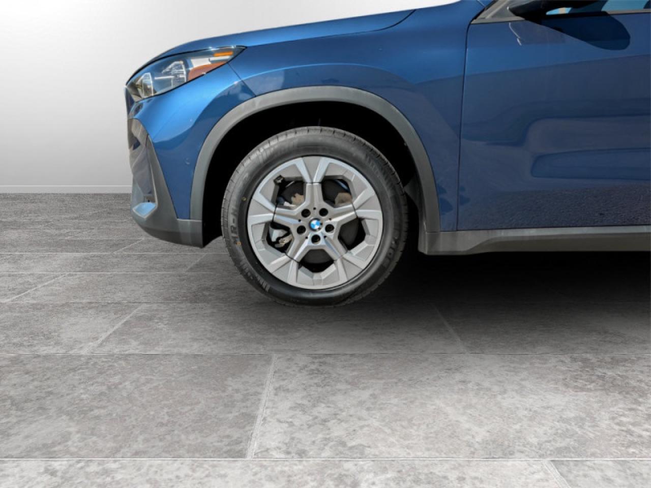 2023 BMW X1 xDrive28i  **PREMIUM ESSENTIAL PACKAGE** Photo