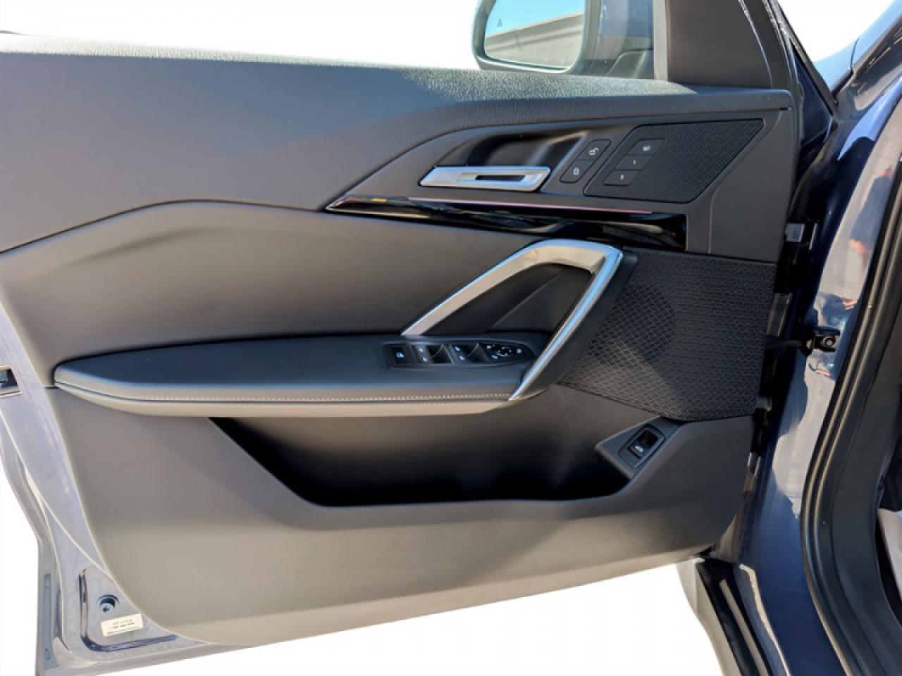 2023 BMW X1 xDrive28i  **PREMIUM ESSENTIAL PACKAGE** Photo