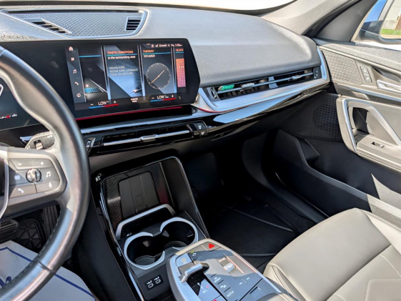 2023 BMW X1 xDrive28i  **PREMIUM ESSENTIAL PACKAGE** Photo