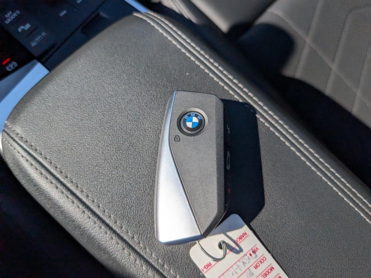 2023 BMW X1 xDrive28i  **PREMIUM ESSENTIAL PACKAGE** Photo