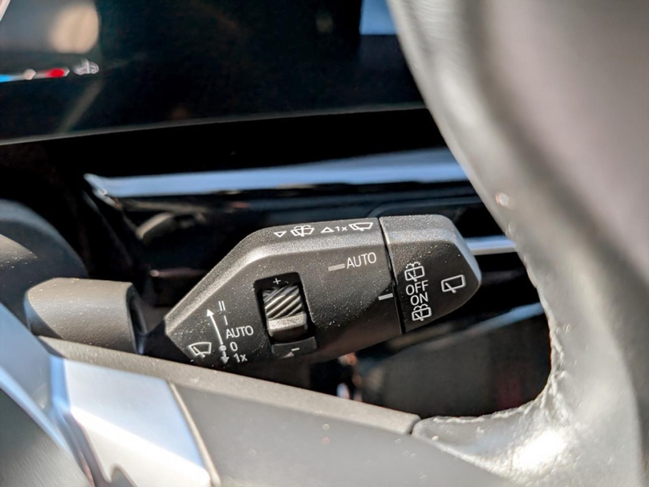 2023 BMW X1 xDrive28i  **PREMIUM ESSENTIAL PACKAGE** Photo