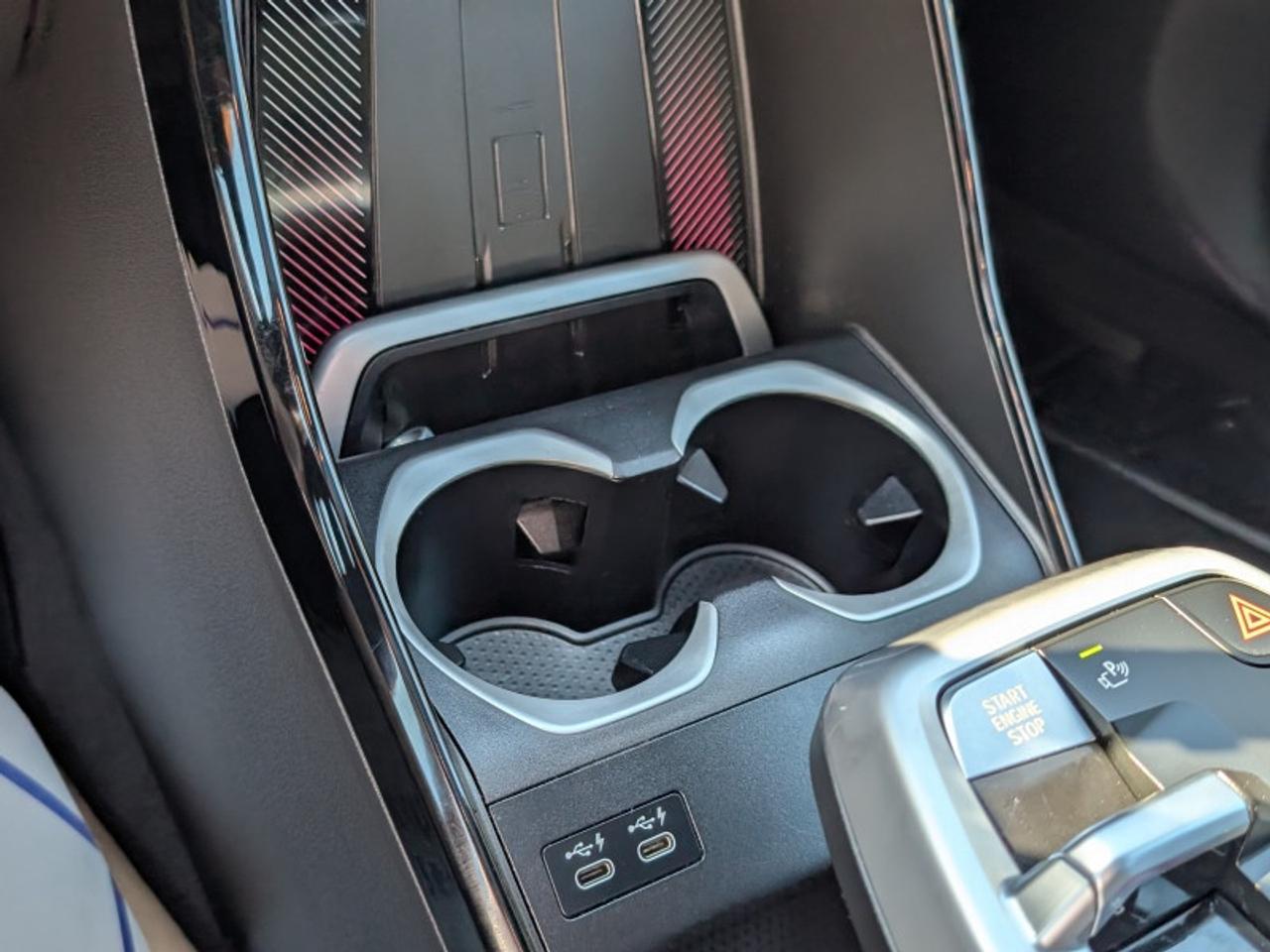 2023 BMW X1 xDrive28i  **PREMIUM ESSENTIAL PACKAGE** Photo