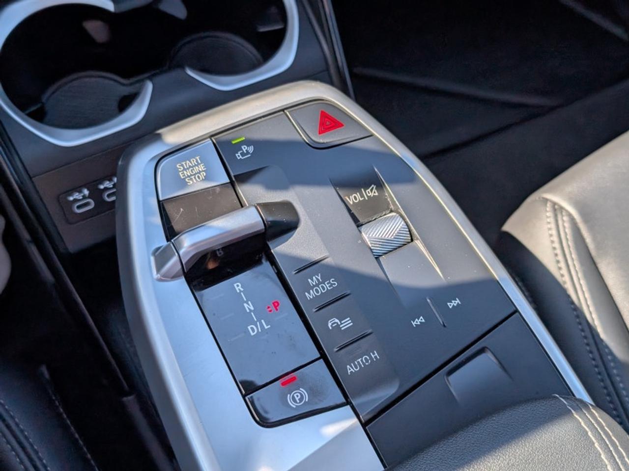 2023 BMW X1 xDrive28i  **PREMIUM ESSENTIAL PACKAGE** Photo