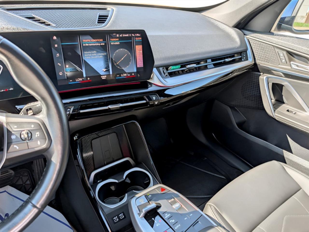 2023 BMW X1 xDrive28i  **PREMIUM ESSENTIAL PACKAGE** Photo