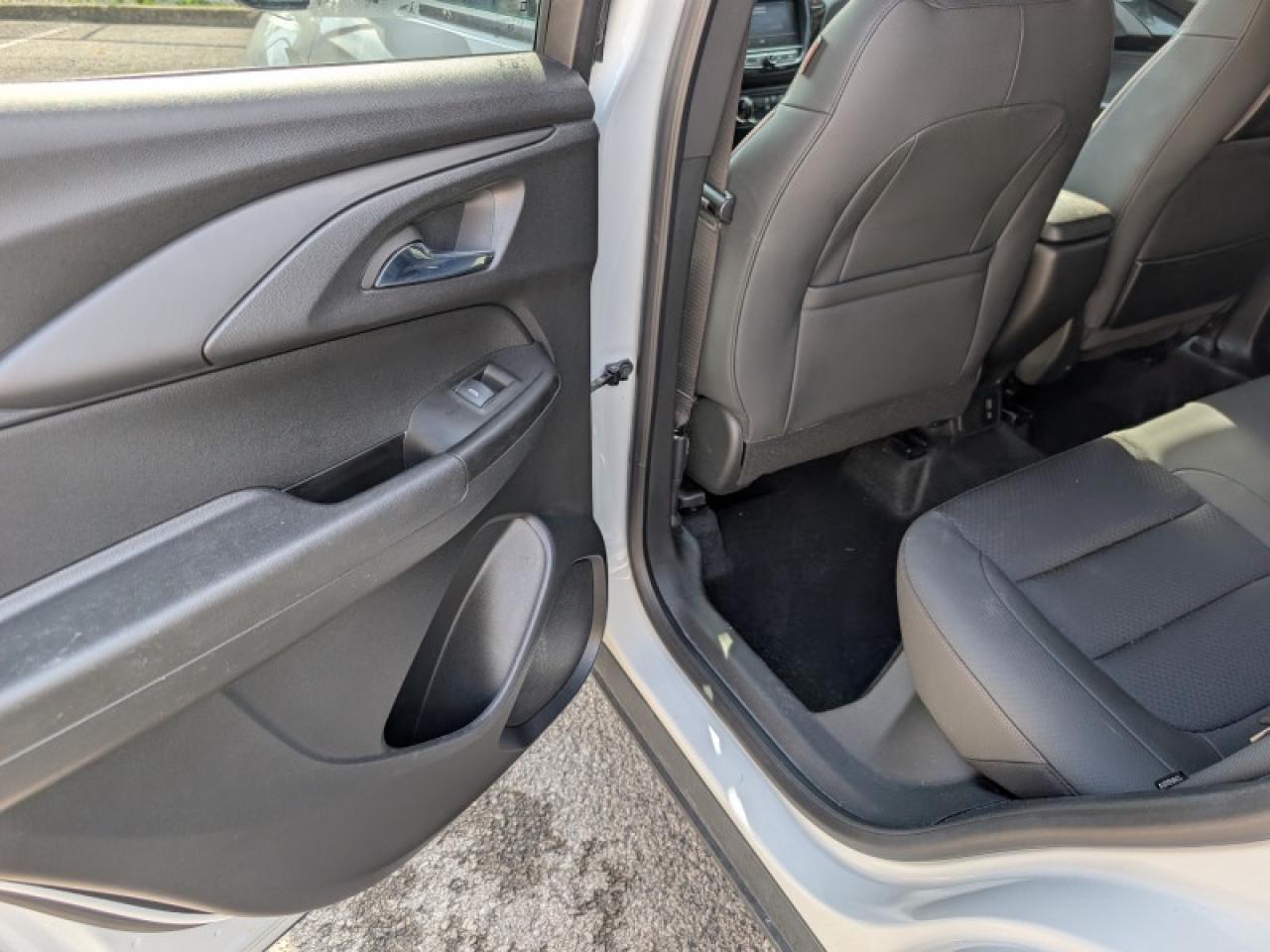 2023 Chevrolet TrailBlazer RS  **SUNROOF - CONVENIENCE PKG** Photo