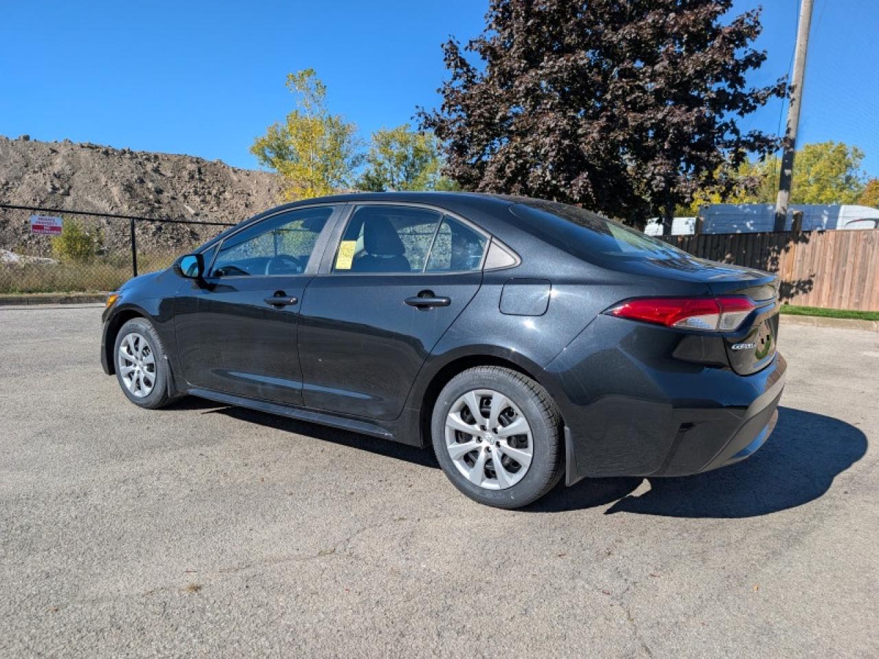 2022 Toyota Corolla LE  **LOW KMS - 1 OWNER - CLEAN CF** Photo2