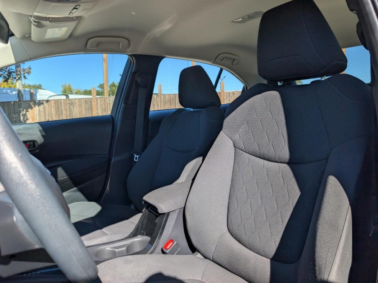2022 Toyota Corolla LE  **LOW KMS - 1 OWNER - CLEAN CF** Photo