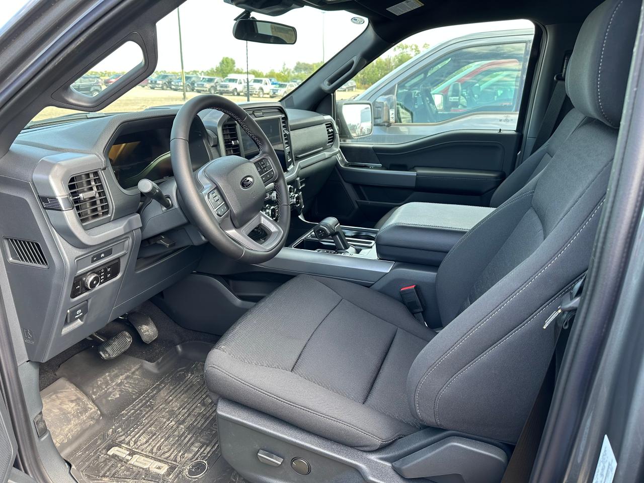 2025 Ford F-150 XLT 4WD SuperCrew 5.5' Box 301A Photo3