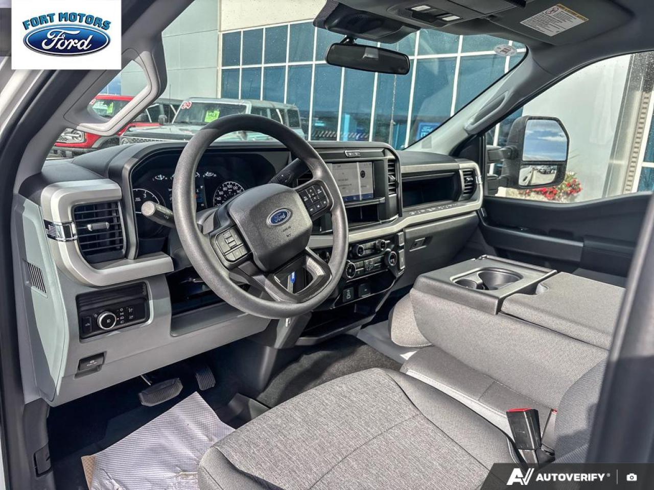 2025 Ford F-350 Super Duty SRW XL Photo5