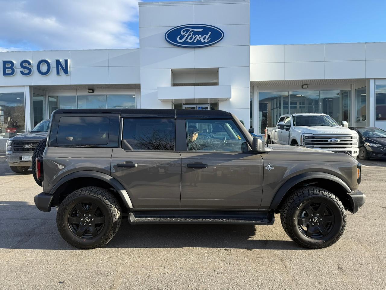 2025 Ford Bronco Outer Banks Photo4