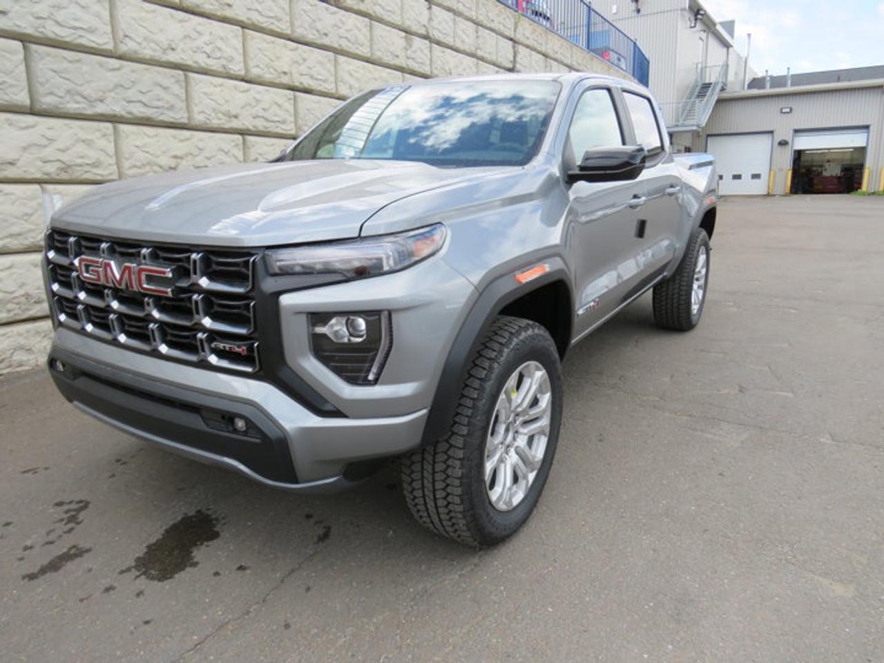 4WD Crew Cab AT4, 8-Speed Automatic, Turbocharged Gas I4 2.7L/