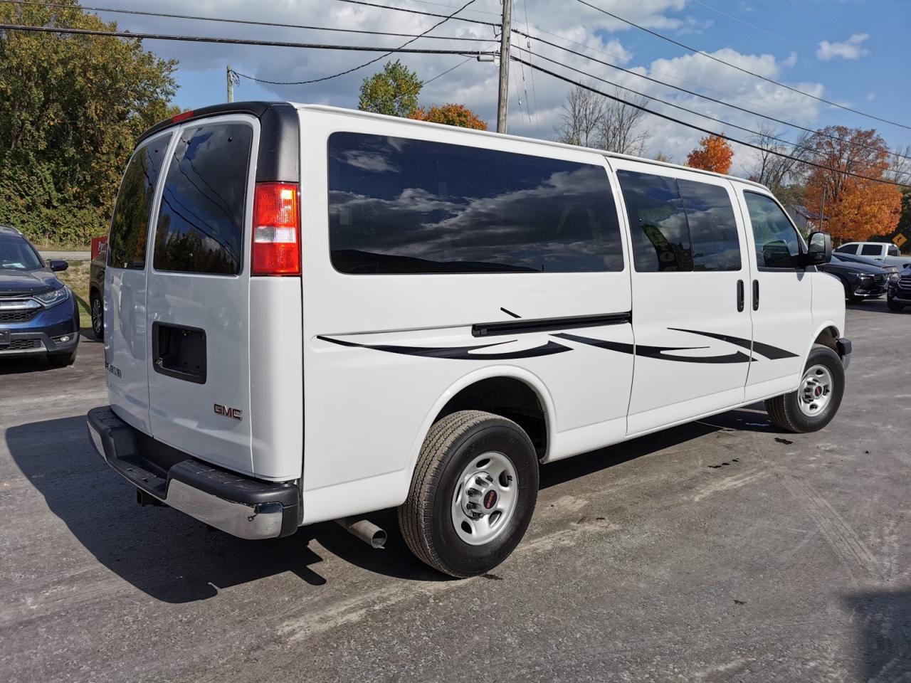 2024 GMC Savana 3500 - Photo #6