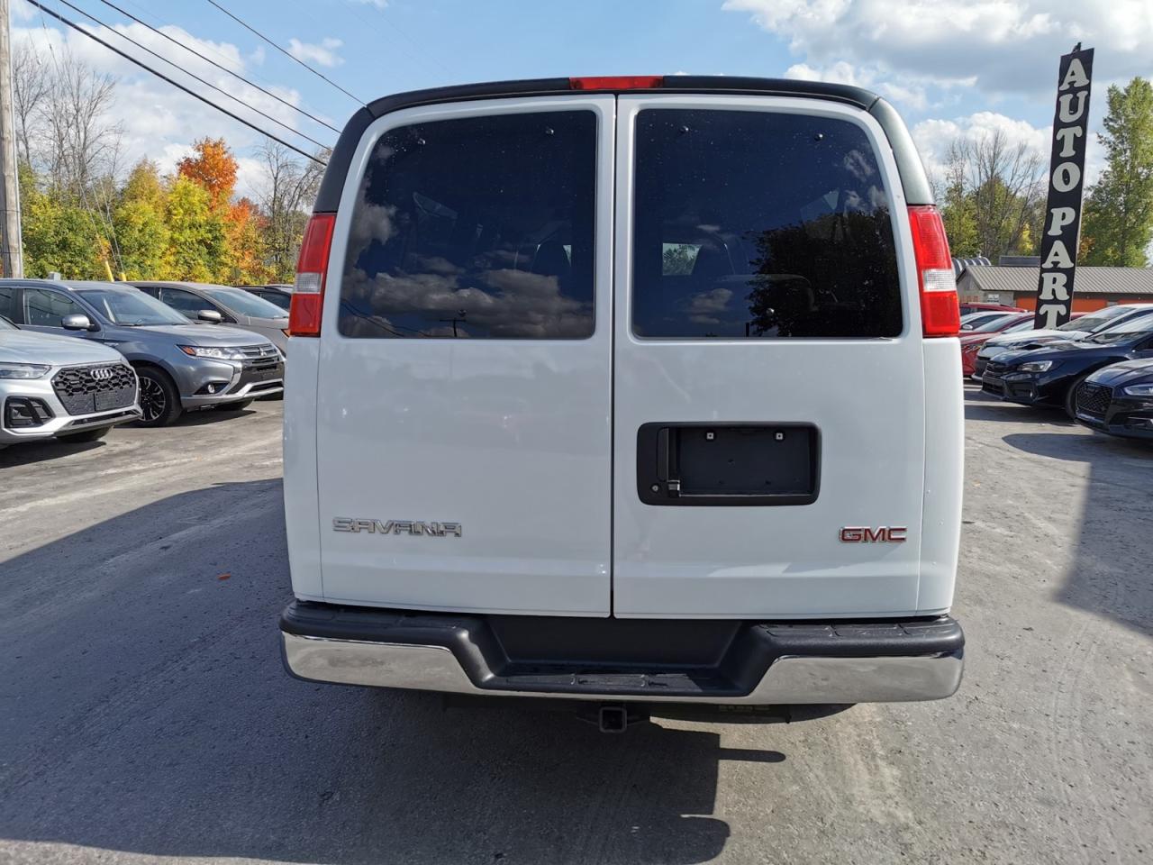 2024 GMC Savana 3500 - Photo #7