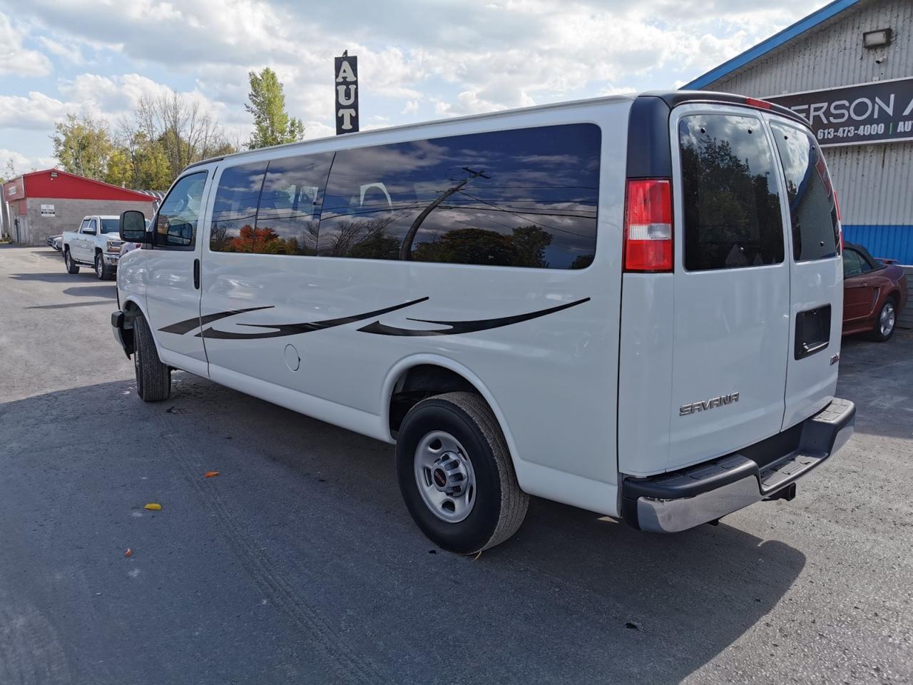2024 GMC Savana 3500 - Photo #8