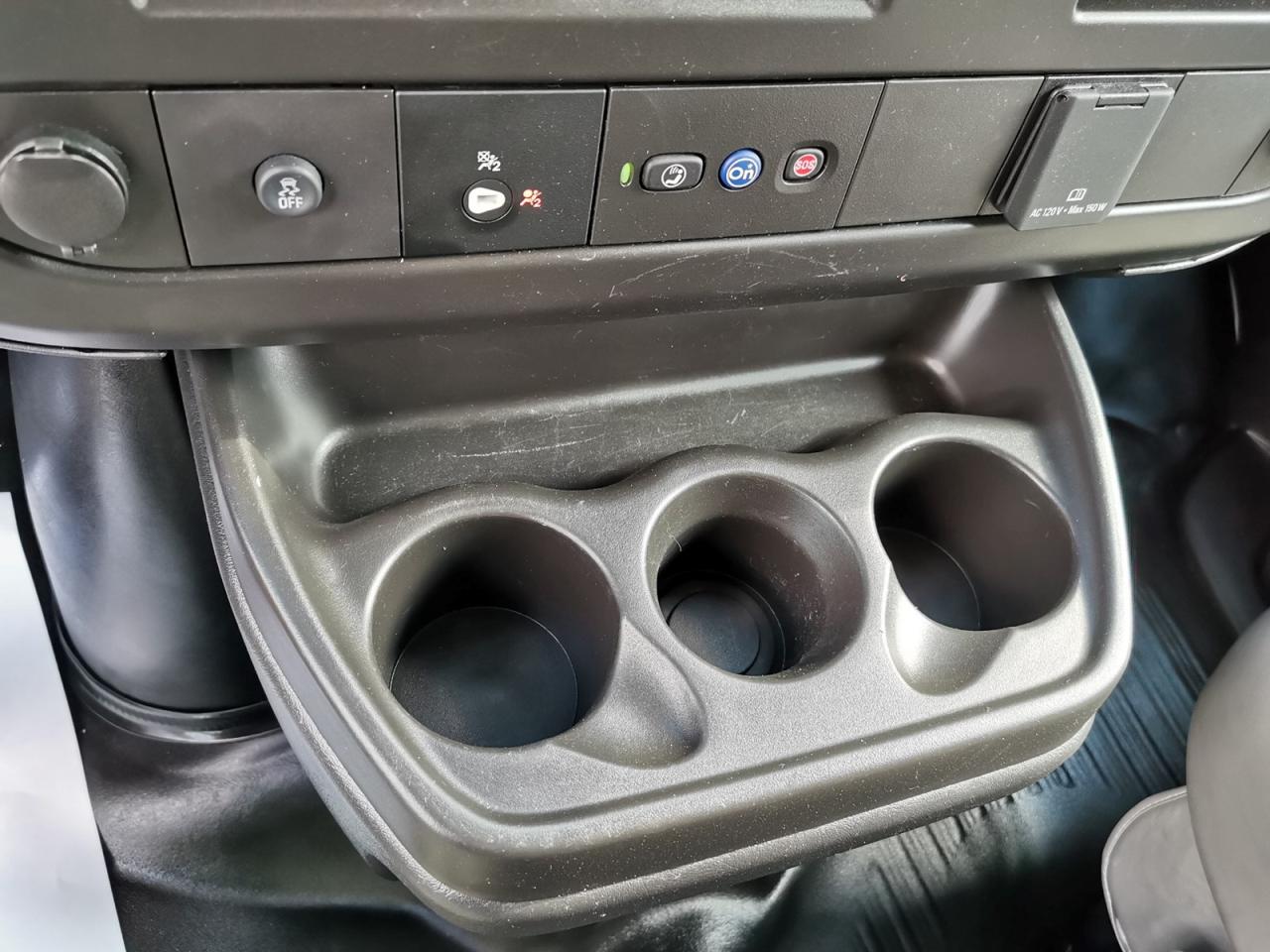 2024 GMC Savana 3500 - Photo #17