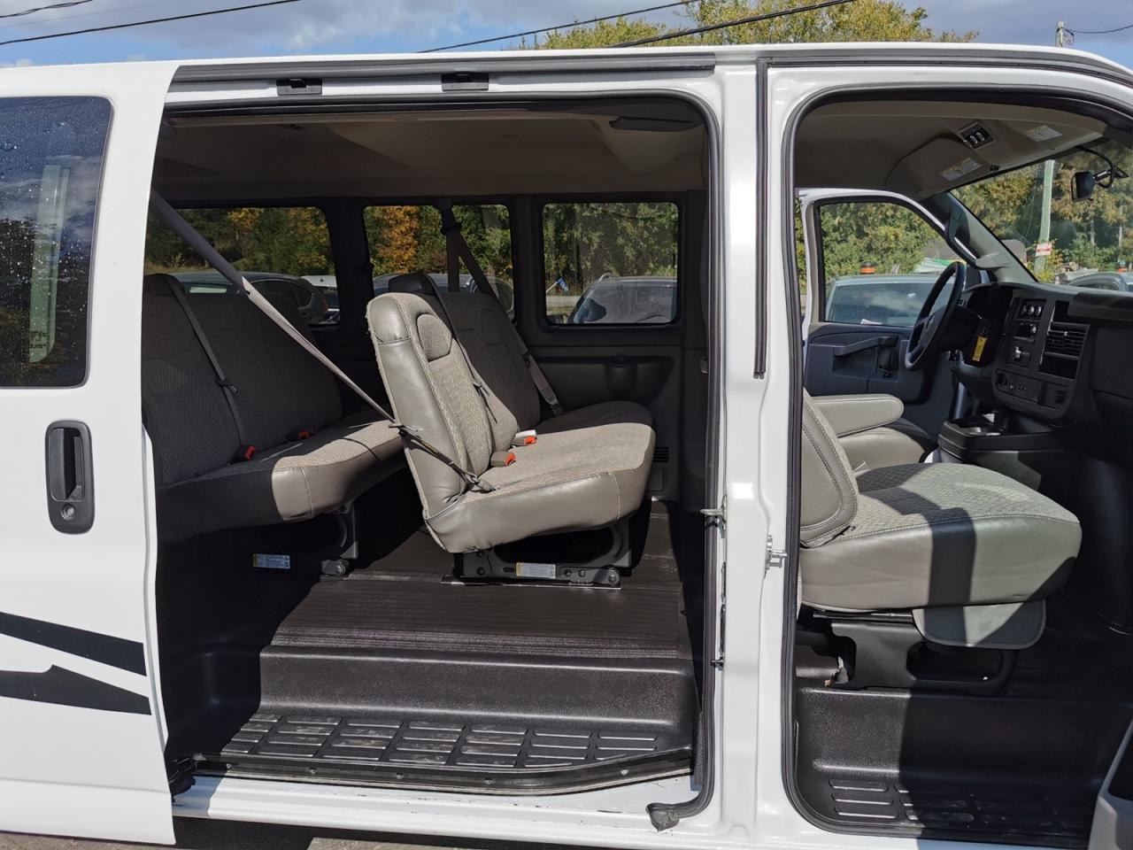 2024 GMC Savana 3500 - Photo #24