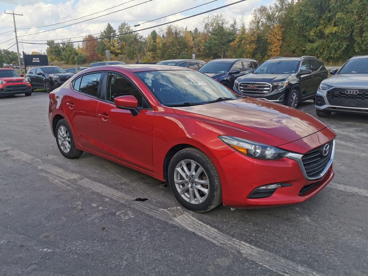 2018 Mazda MAZDA3 i Touring Photo2