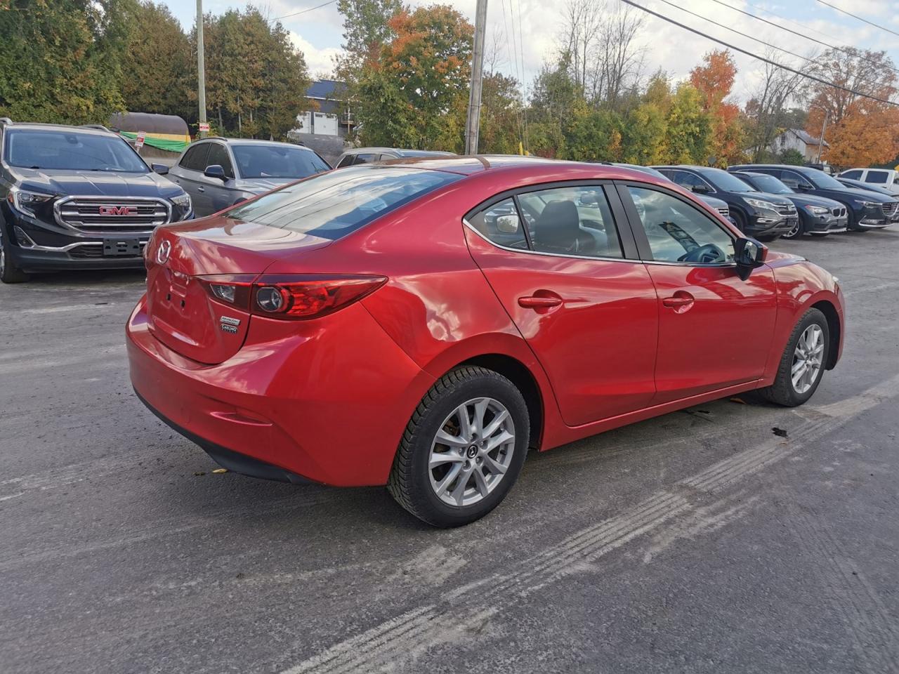 2018 Mazda MAZDA3 i Touring Photo4