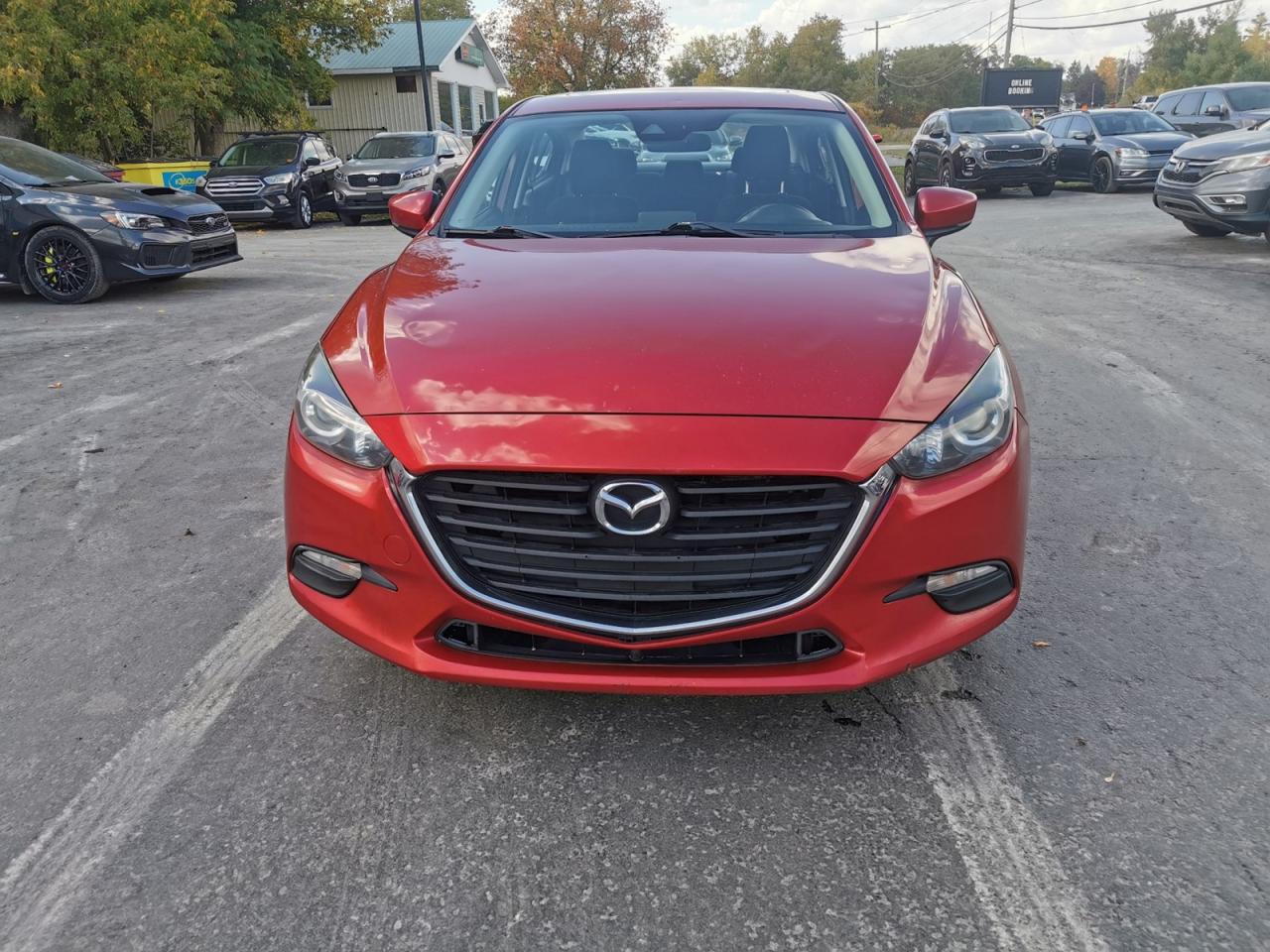 2018 Mazda MAZDA3 i Touring - Photo #2