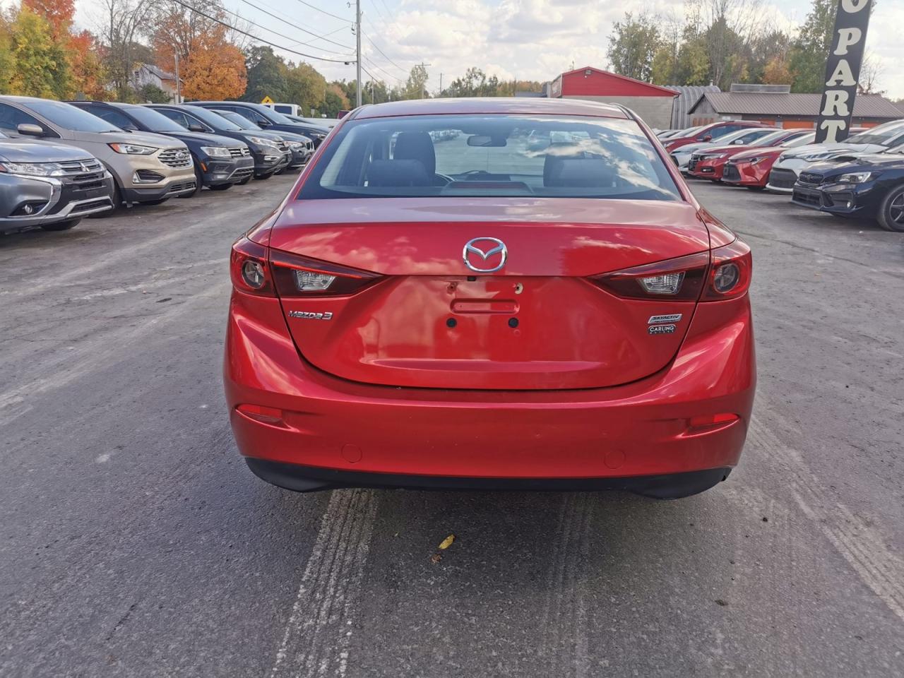 2018 Mazda MAZDA3 i Touring - Photo #6