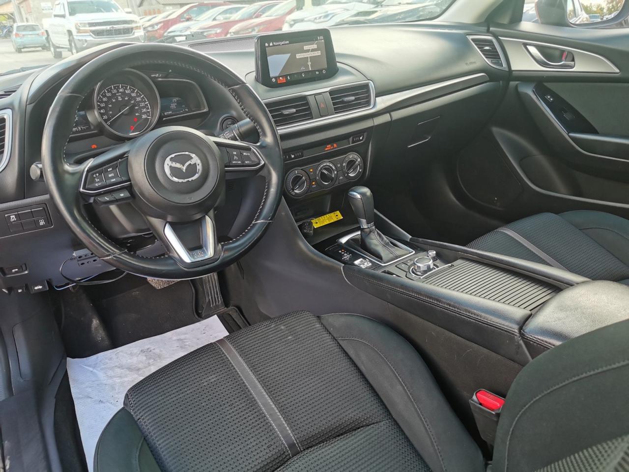 2018 Mazda MAZDA3 i Touring - Photo #25
