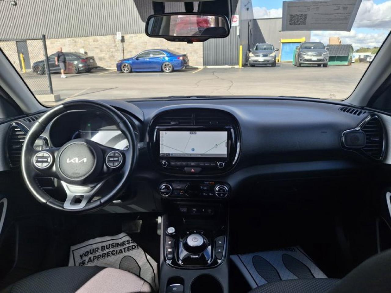 2023 Kia Soul EV EV Premium | Nav | Heated Wheel + Seats | CarPlay + Android | Rear Camera | Power Seat | and More ! Photo