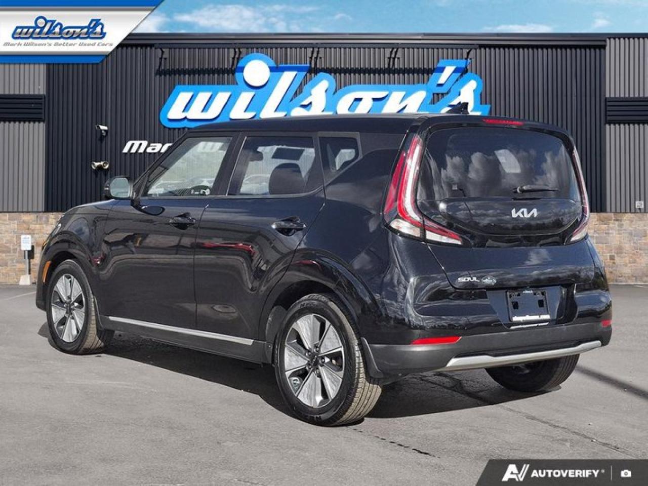 2023 Kia Soul EV EV Premium | Nav | Heated Wheel + Seats | CarPlay + Android | Rear Camera | Power Seat | and More ! Photo