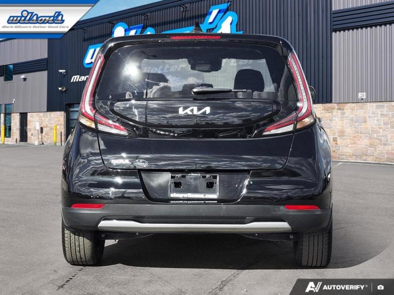 2023 Kia Soul EV EV Premium | Nav | Heated Wheel + Seats | CarPlay + Android | Rear Camera | Power Seat | and More ! Photo