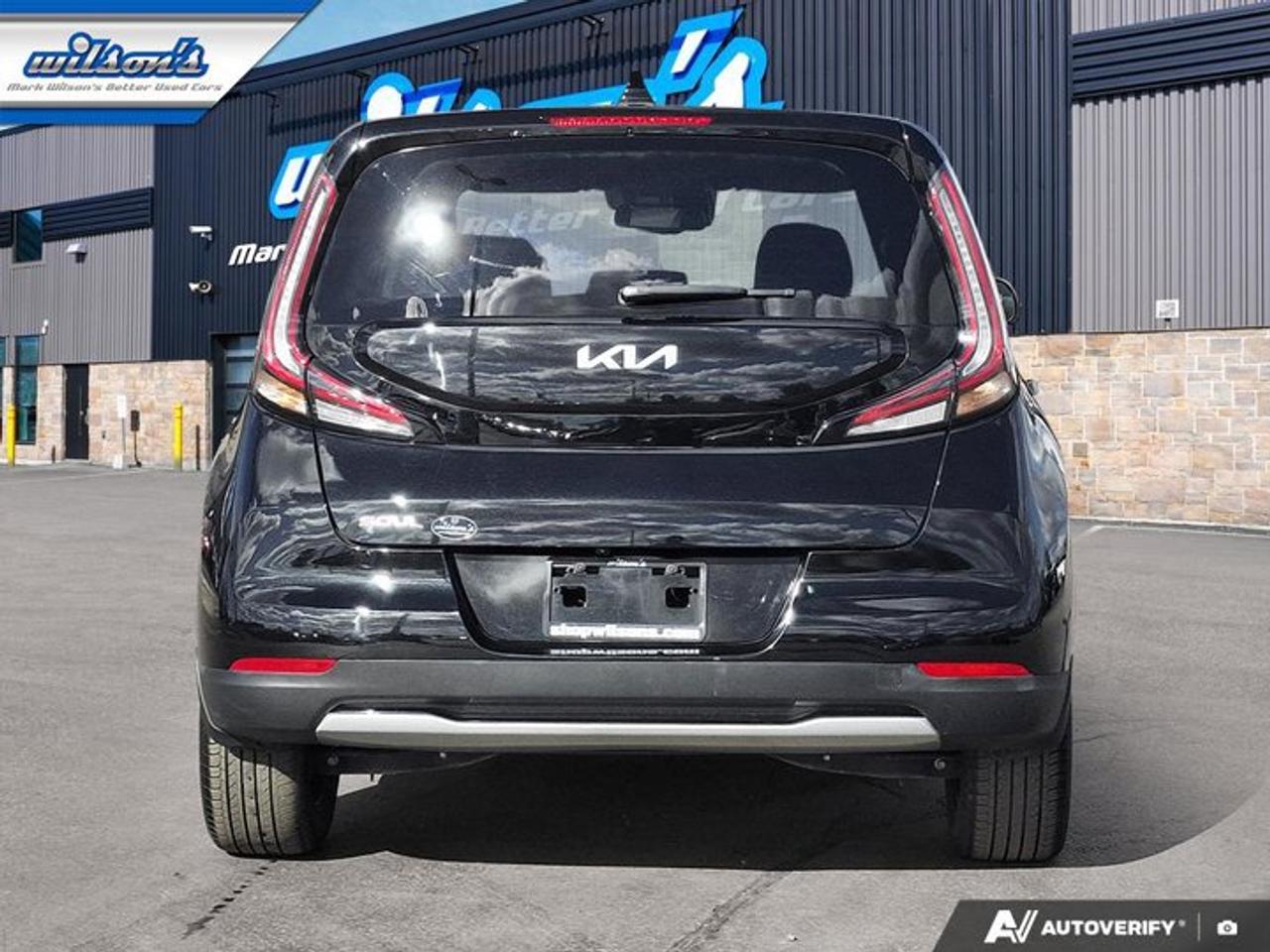 2023 Kia Soul EV EV Premium | Nav | Heated Wheel + Seats | CarPlay + Android | Rear Camera | Power Seat | and More ! Photo