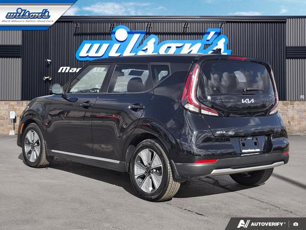2023 Kia Soul EV EV Premium | Nav | Heated Wheel + Seats | CarPlay + Android | Rear Camera | Power Seat | and More ! Photo