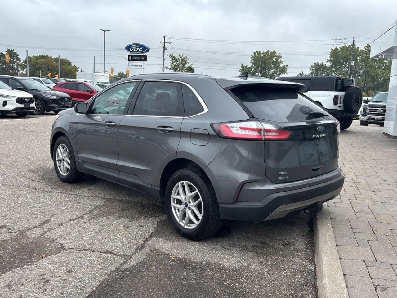 2022 Ford Edge SEL Photo5