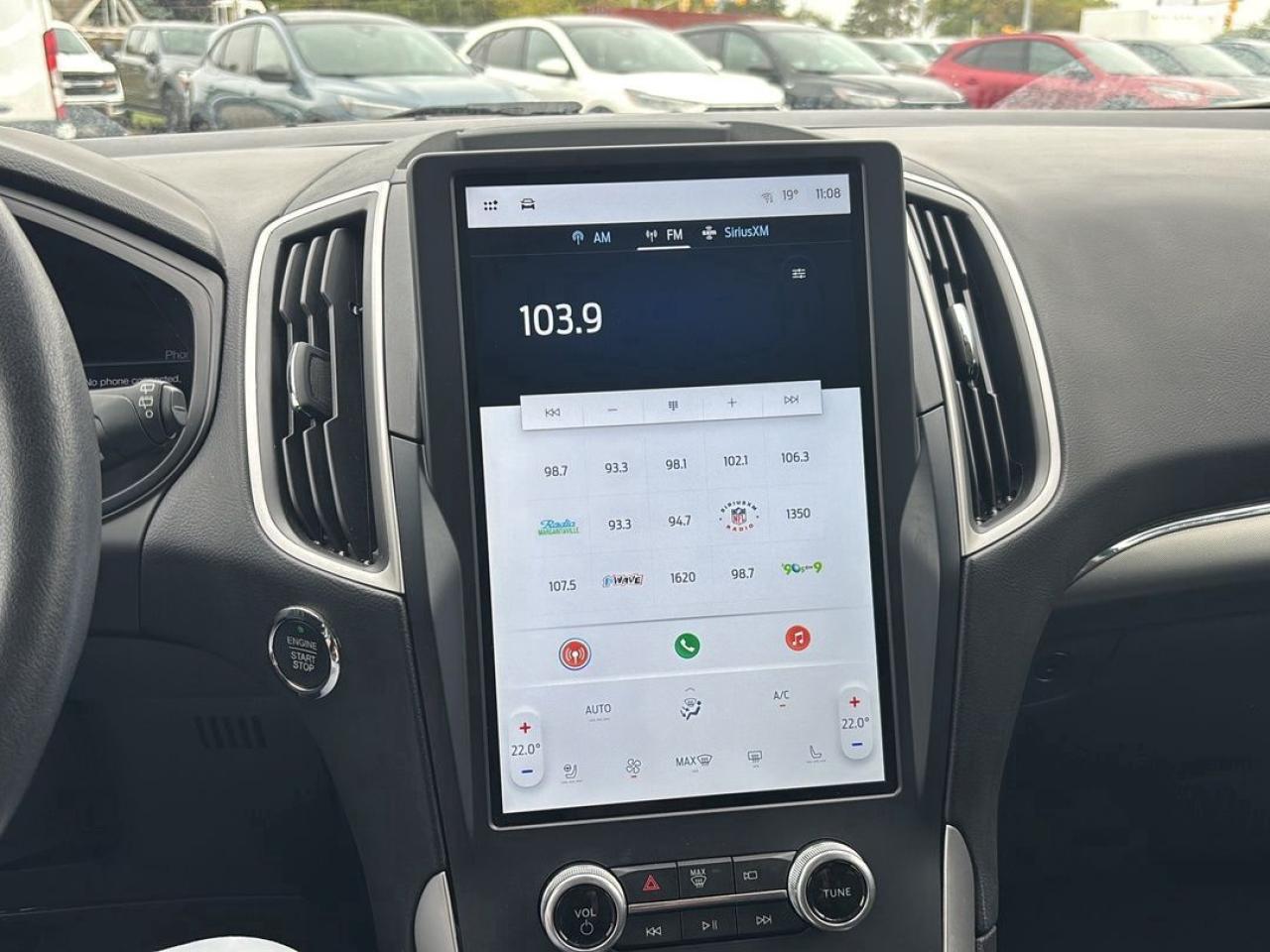 2022 Ford Edge SEL Photo5