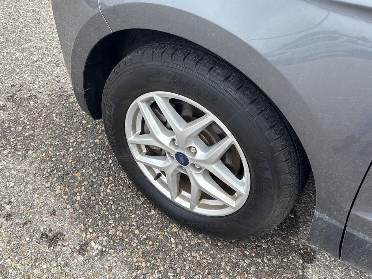 2022 Ford Edge SEL Photo5