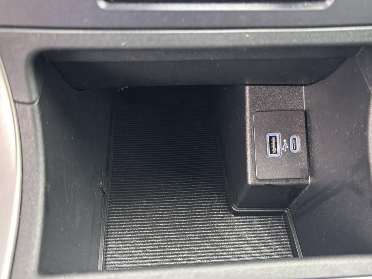 2022 Ford Edge SEL Photo5