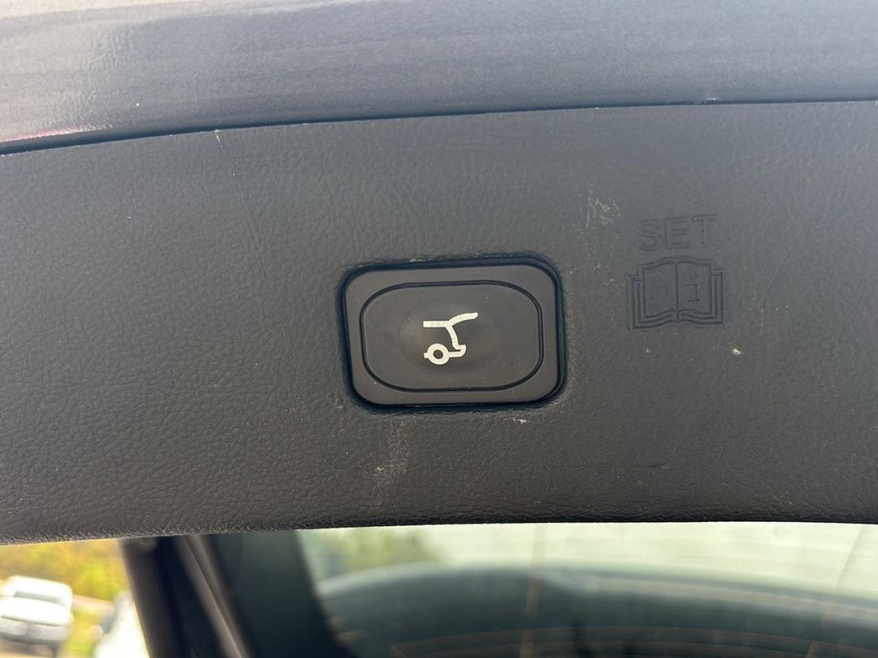 2022 Ford Edge SEL Photo5