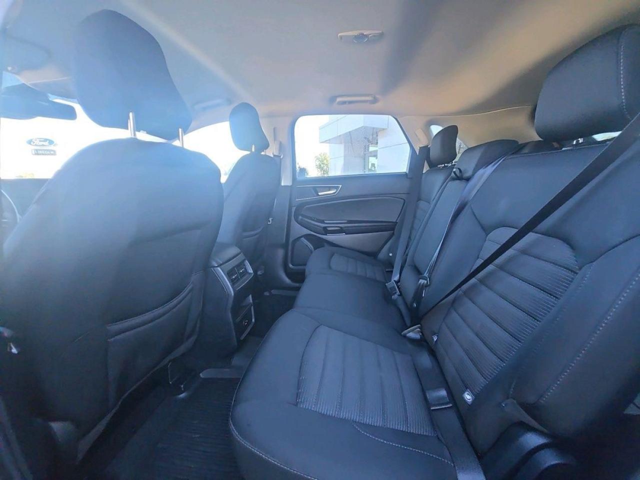 2022 Ford Edge SEL Photo5