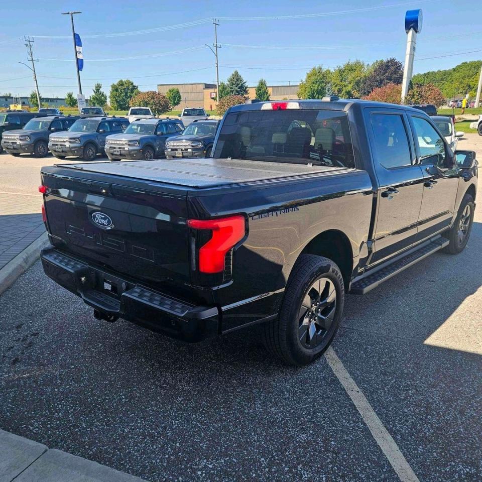 2024 Ford F-150 Lightning Flash Photo5