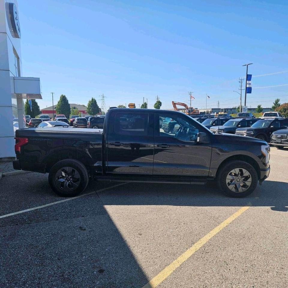 2024 Ford F-150 Lightning Flash Photo5