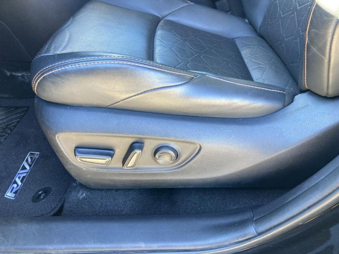 2021 Toyota RAV4 Trail AWD | Sunroof | Leather Seats | Photo