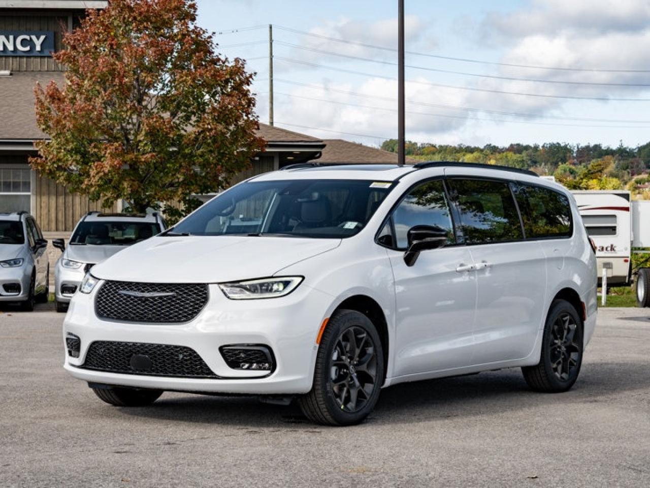 2026 Chrysler Pacifica Limited Photo