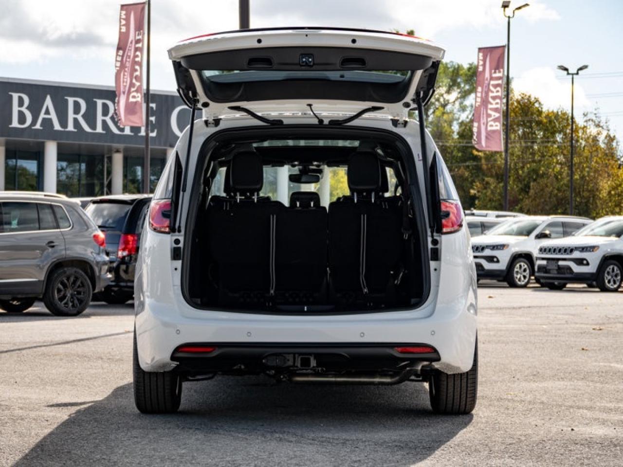 2026 Chrysler Pacifica Limited Photo