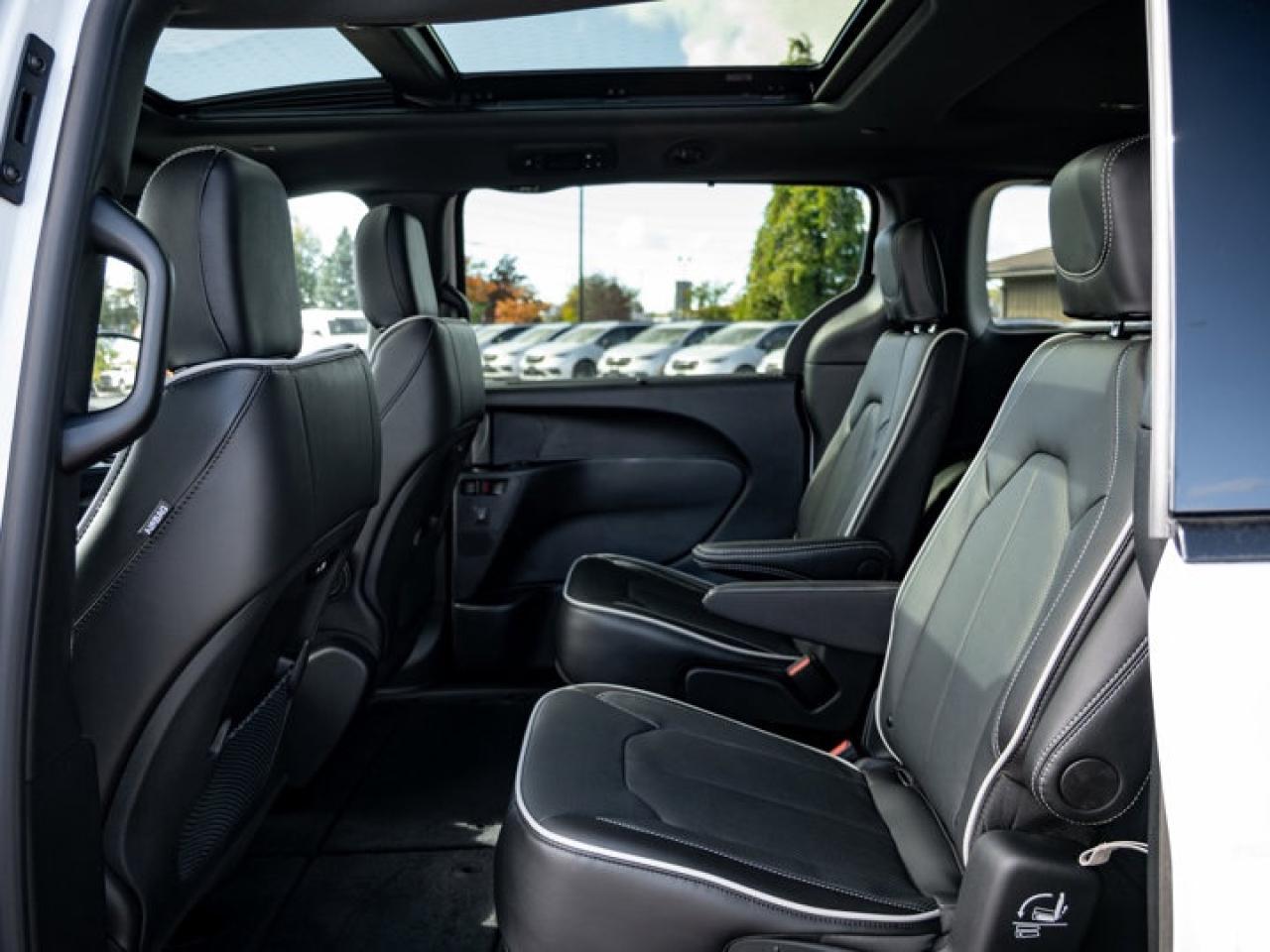 2026 Chrysler Pacifica Limited Photo