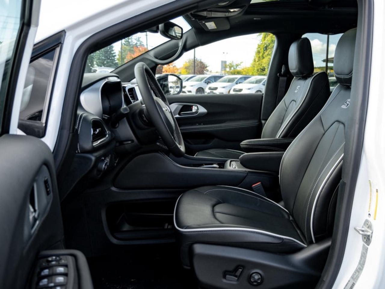 2026 Chrysler Pacifica Limited Photo