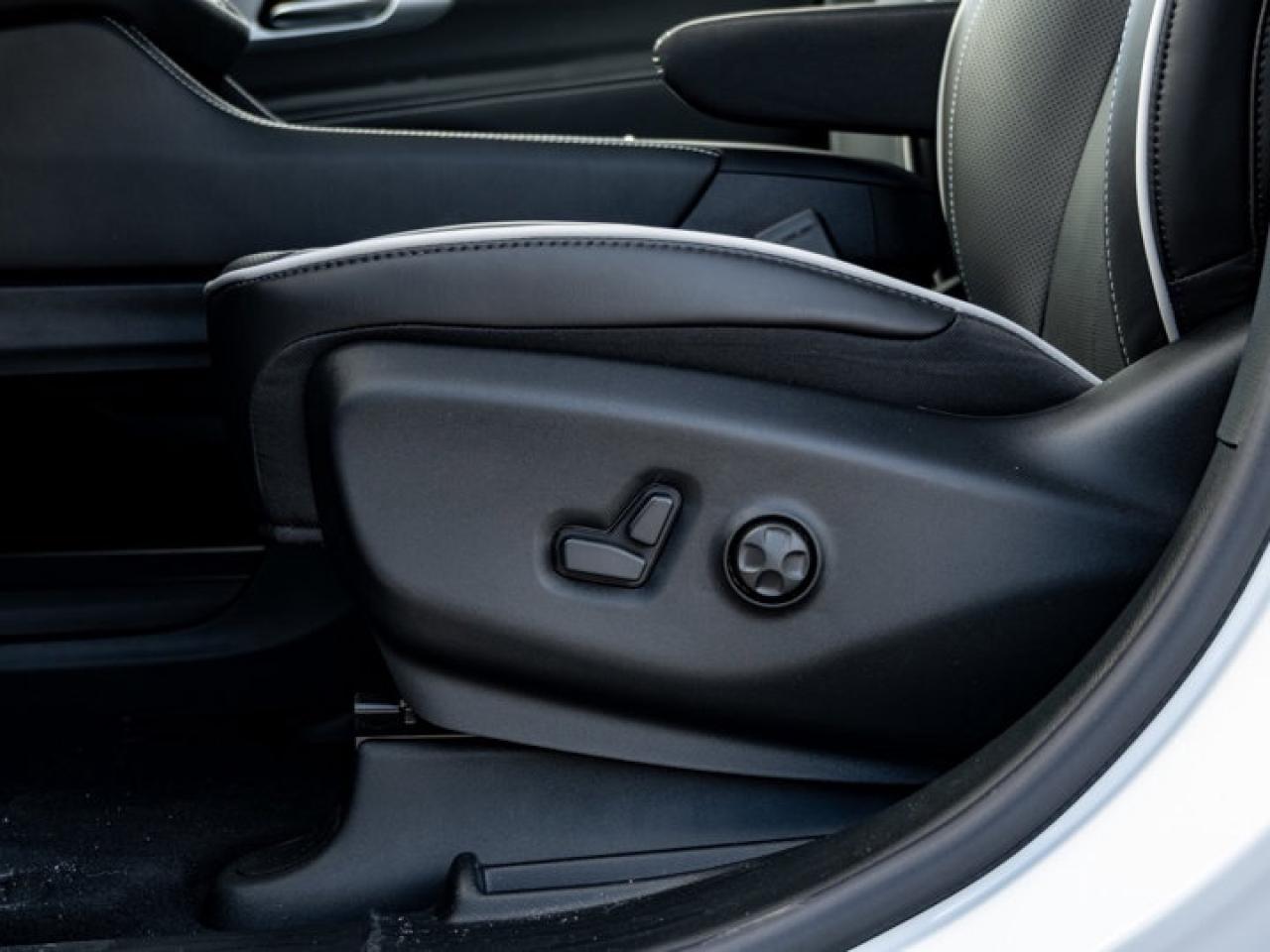 2026 Chrysler Pacifica Limited Photo